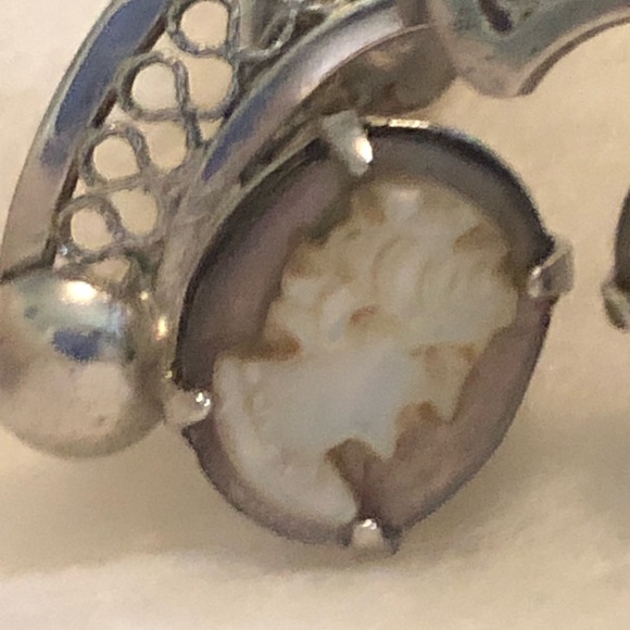 Sterling art nouveau portrait of a lady screw on earrings - ornate & marked 1” L - Picture 3 of 6